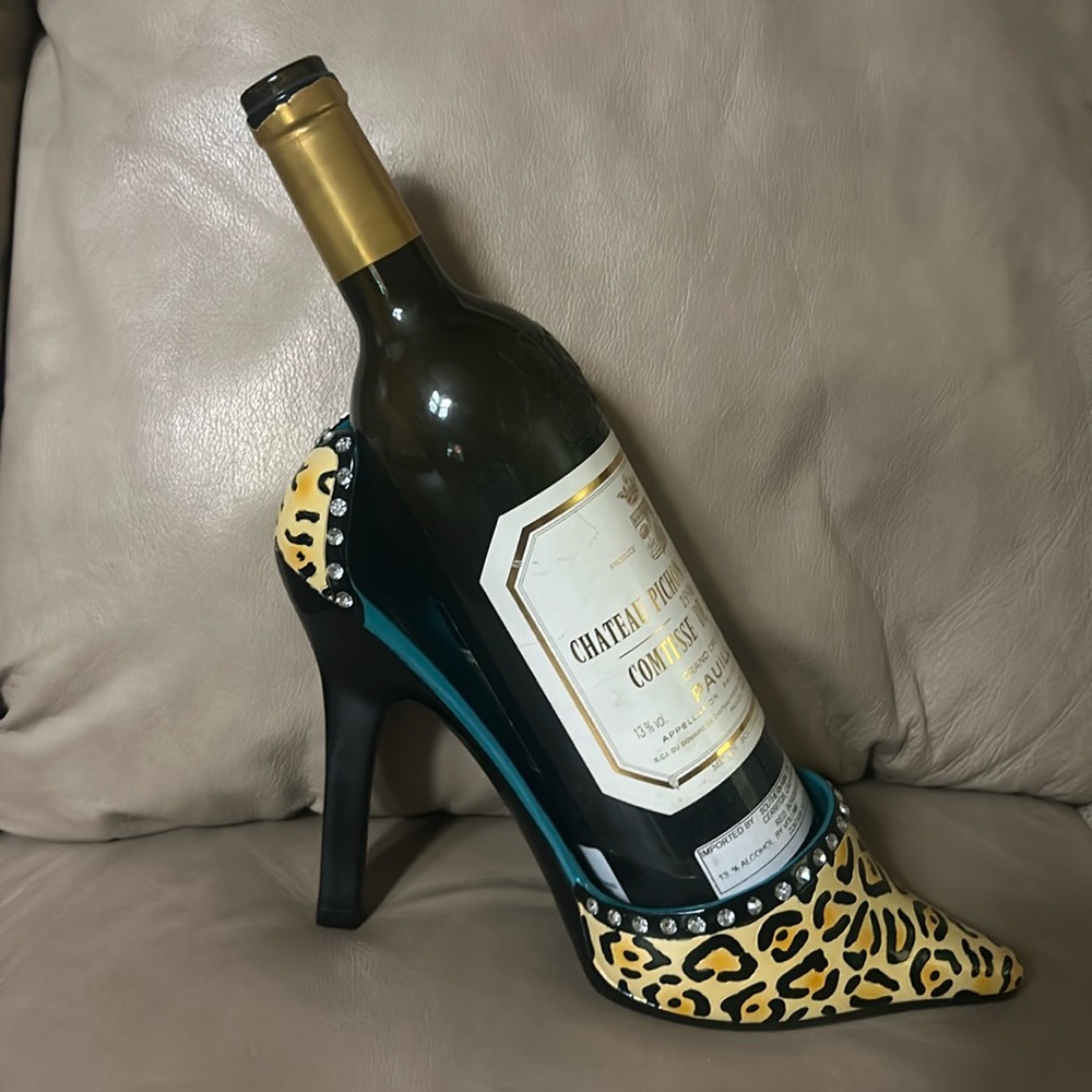 Shoe wine holder 🍷